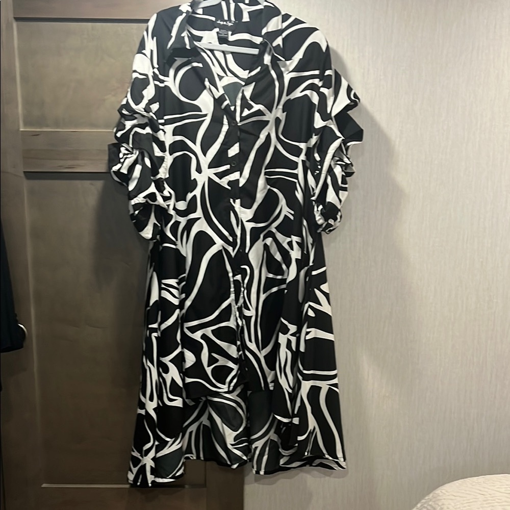 Black and White Abstract Dress